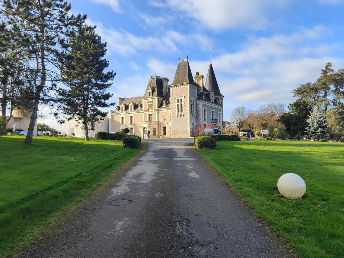 Hotel Château de la Barbinière Saint-Laurent-sur-Sèvre Exterior foto